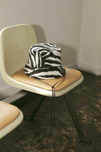 画像をギャラリービューアに読み込む, CA4LAxHey fake fur bucket hat
