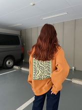 画像をギャラリービューアに読み込む, back print logo sweat
